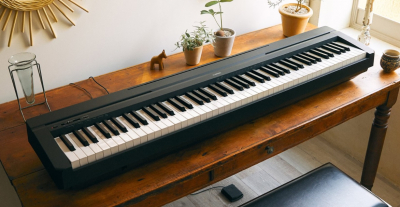 Yamaha P-45B Digitalpiano i gruppen Fynd & begagnat / Fynd & begagnat hos Musikanten i Ume AB (1-NP45B)