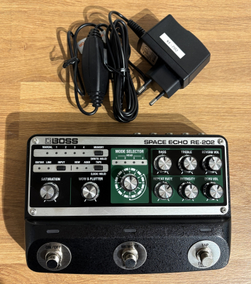 Boss RE-202 Space Echo - begagnad i gruppen Fynd & begagnat / Fynd & begagnat hos Musikanten i Ume AB (BIN700538)